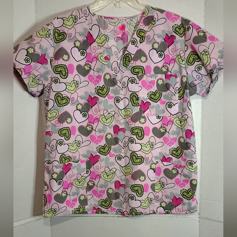 I Love Scrubs Colorful Heart Pattern Scrub Top Size Large